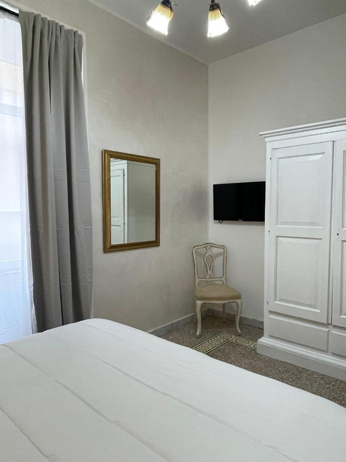 La Casa In Centro Hotel Salerno Exterior photo